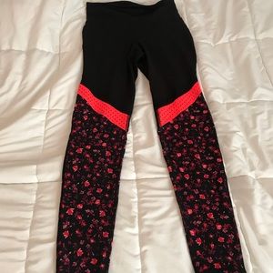 Old navy active floral mesh  leggings